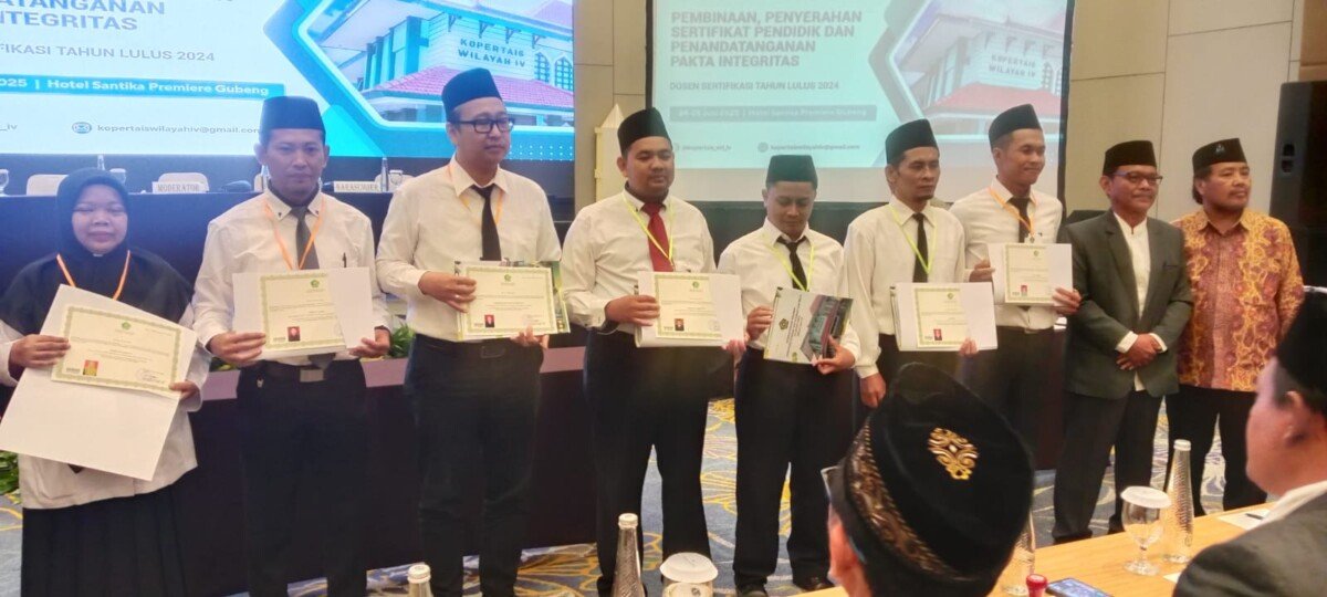 Tujuh Dosen Universitas Pangeran Diponegoro Nganjuk Menerima SK Sertifikat Pendidik tahun 2025